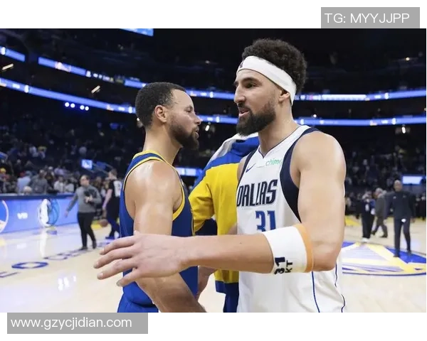 崩了，勇士崩了！美媒主张史诗级3方大买卖......